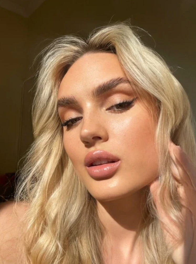 Miss Chloe Toffee Lipstick
